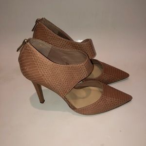 Ladies Fashion Heels 👠 Size 8.5